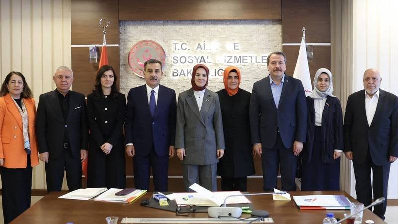 Bakanlık “Aile Yılı” projeleri için toplandı, DİSK ve KESK davet edilmedi