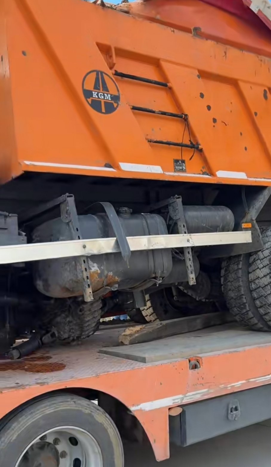 Anadolu Otoyolu’nda Feci Kaza: Karayollarında çalışan İki arkadaşımız hayatını kaybetti