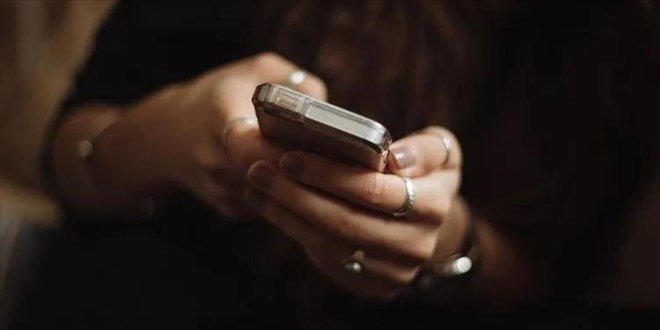 İş Yerinde Telefon Kullanımı İşten Çıkarma Nedeni mi?