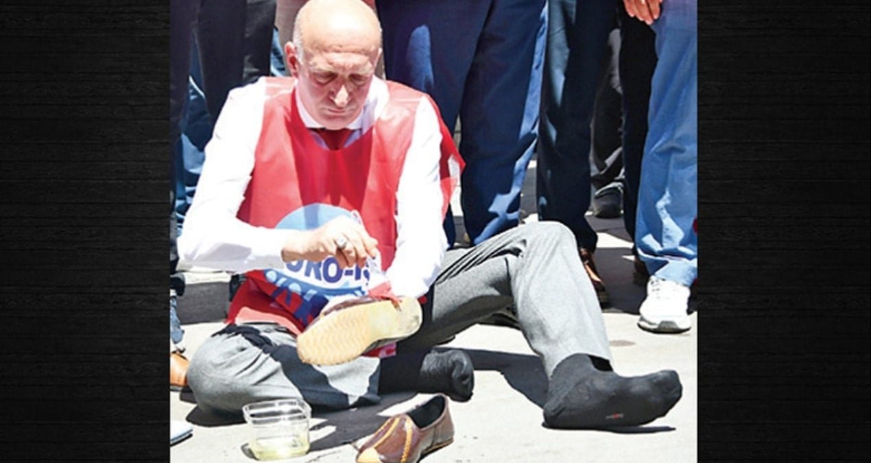 Kamuda müdürlerin artık kolonyacı-çikolatacısı var