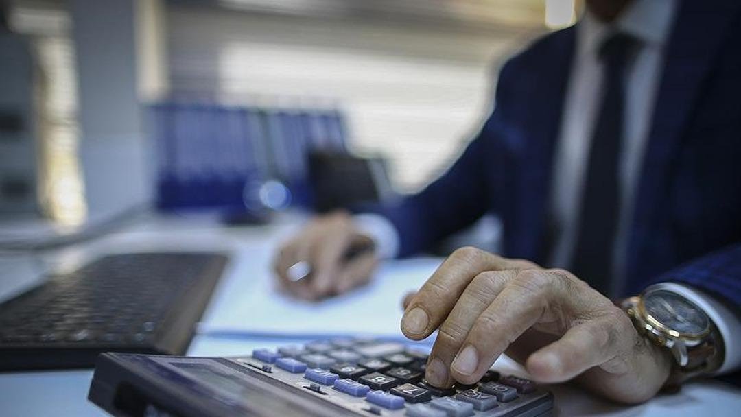 Sayıştay, memura verilen giyim yardımını kamu zararı saydı: 250 bin memur etkilenebilir