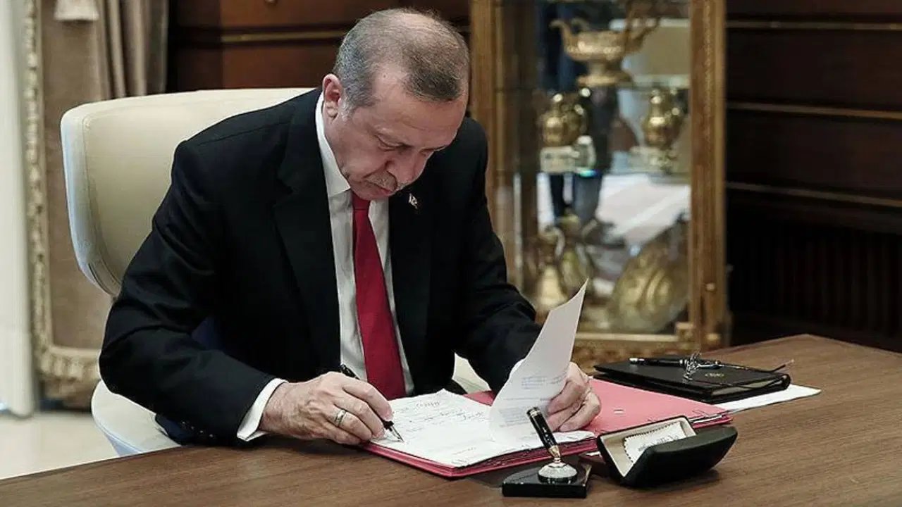 Cumhurbaşkanı Erdoğan imzaladı: Dikkat çeken atama ve görevden alma kararları!