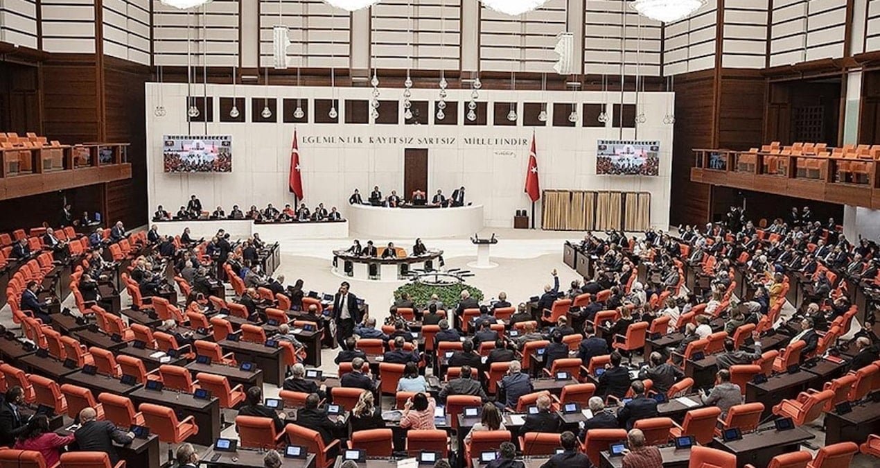 Belediye şirketlerine Cumhurbaşkanı onayı şartı komisyonda kabul edildi